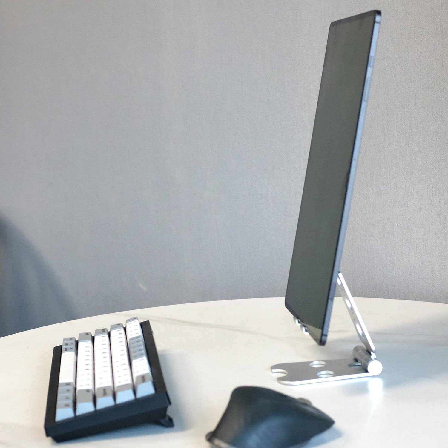 Kado 16-inch Foldable Aluminum Alloy Tablet Stand Adjustable for iPad Kindle Switch - Image 5