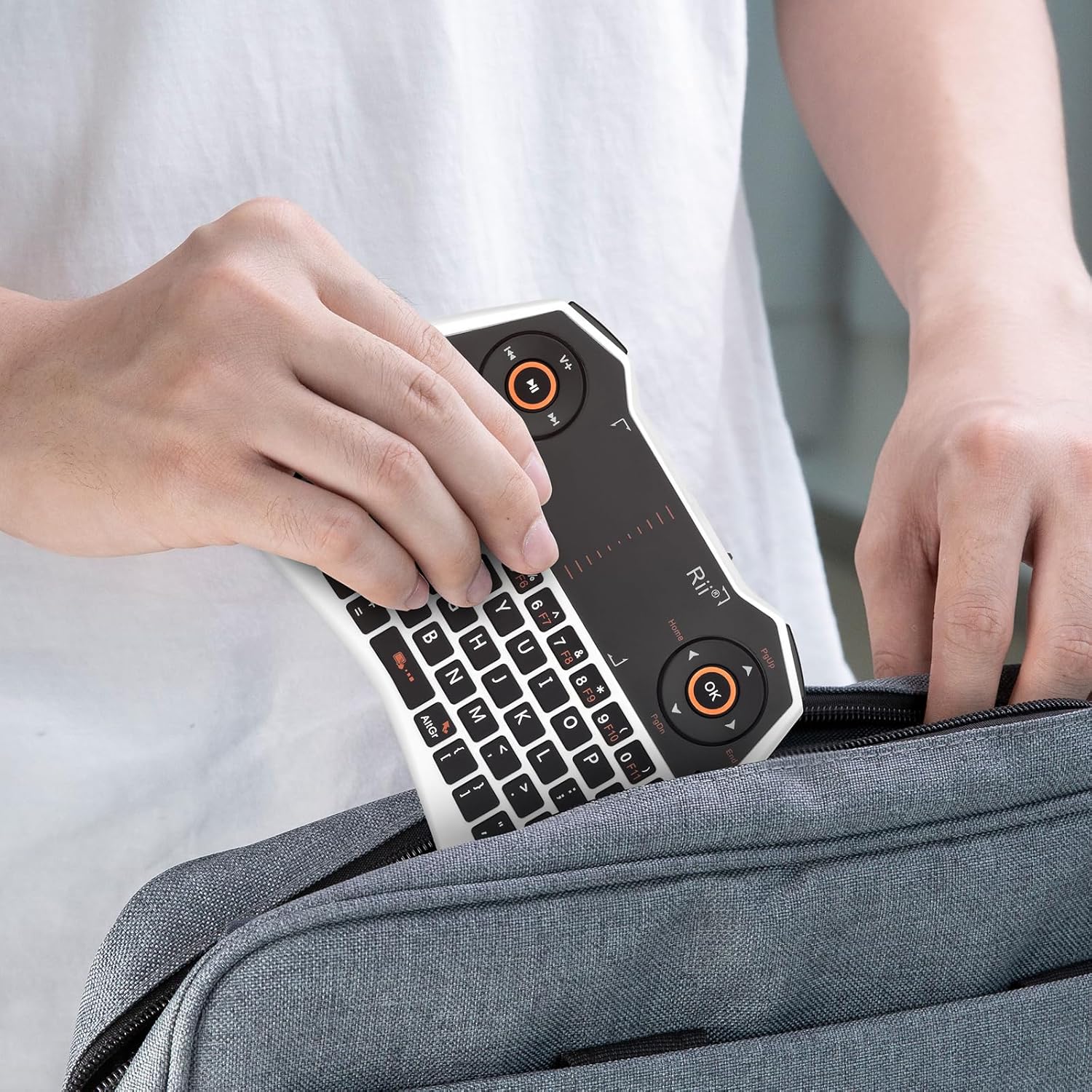 Rii K28 White 2.4GHz Wireless Mini Keyboard with Backlit Touchpad and Built-in Mic - Image 5