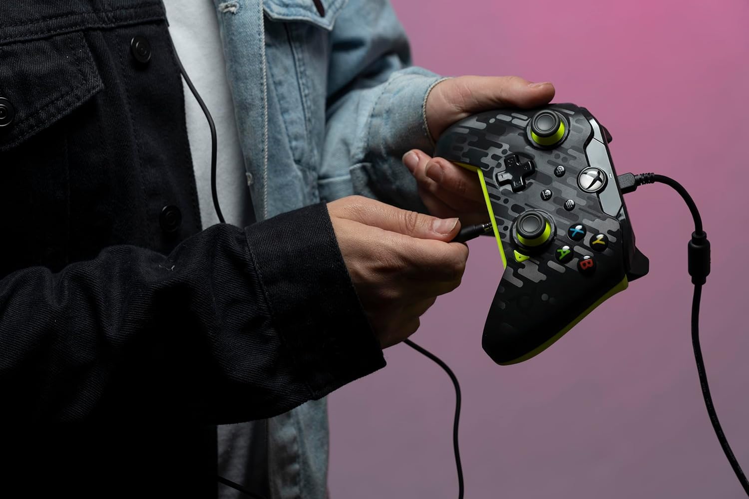 PDP Wired Xbox Controller Electric Carbon Grey/Yellow Mappable Buttons 8ft Cable 3.5mm Jack - Image 9